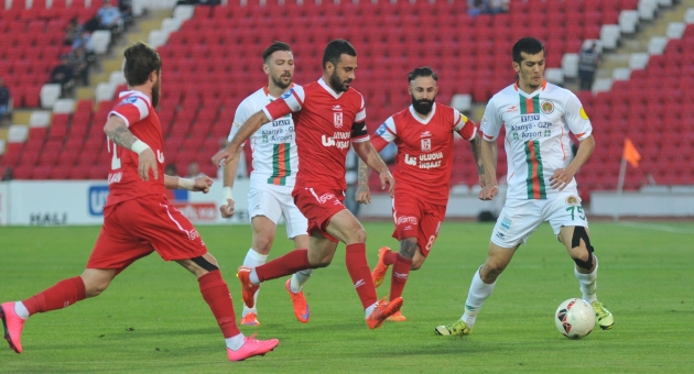 Alanyaspor 1 puanla döndü