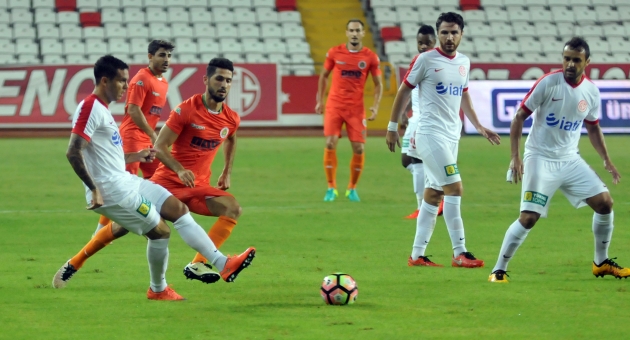 Alanyaspor taraftarı güldürdü