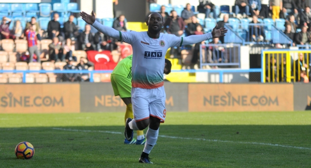 Alanyaspor 3 puanla döndü