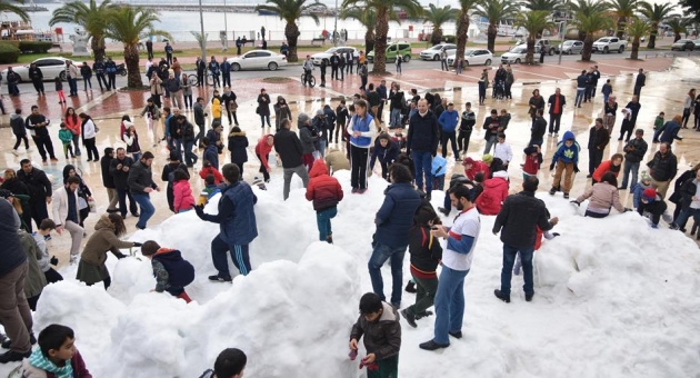 Alanya'da kar eğlencesi sınır tanımıyor