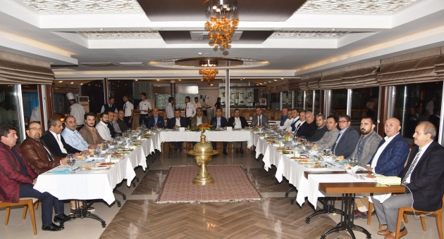 Alanyaspor yönetimi ilçe protokolüyle bir araya geldi