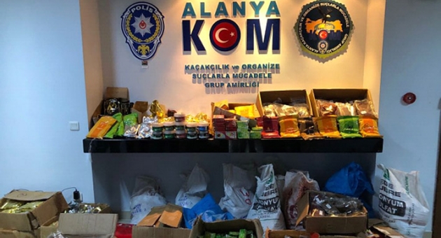 Alanya'da kaçak sigara operasyonu