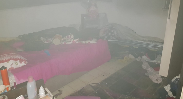 Kız arkadaşına kızıp evi ateşe verdi