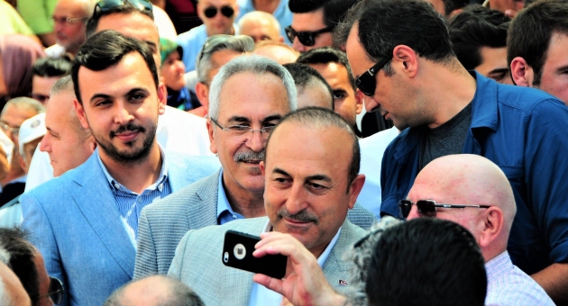 Bakan Çavuşoğlu Seçim Ofisi Açtı