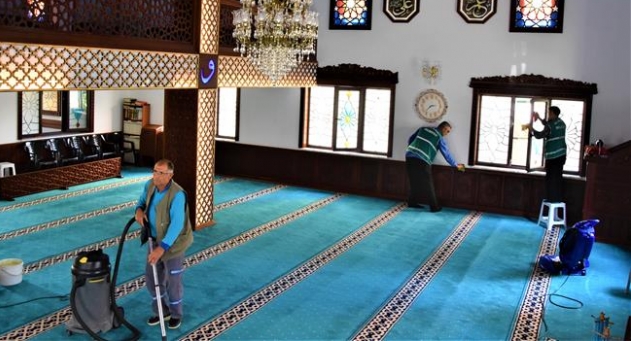 Alanya Belediyesi’nden ibadethanelerde temizlik çalışması