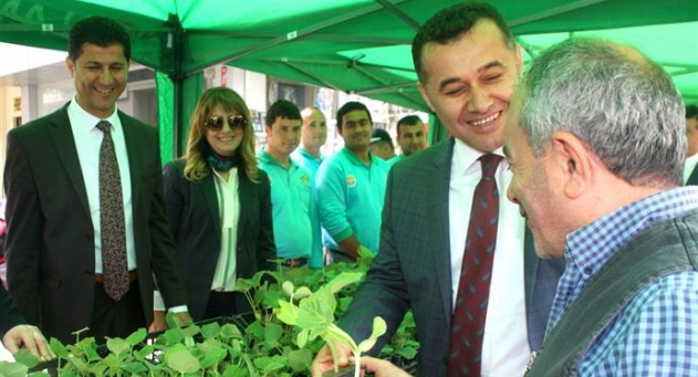 Alanya Belediyesi su kabağı dağıtmaya devam ediyor