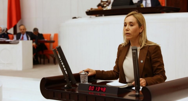 AKŞENER VE ESKİ YOLARKADAŞLARINA BAŞARI DİLEDİ