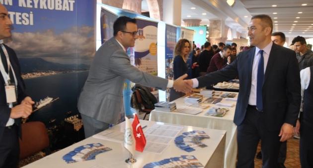 Meslek seçimi için gençlerle buluştu