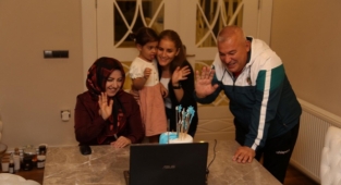 Ahmet bebek mutluluğunu Başkan Şahin ile paylaştı