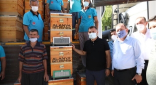 Alanya'da 23 arıcıya 350 arı kovanı dağıtıldı