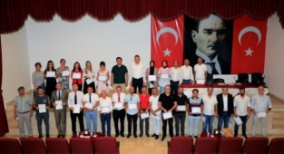 Alanya’da başarılı öğretmenlere belge