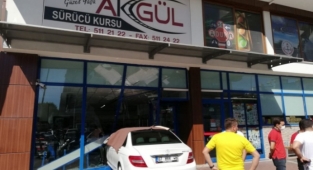 Alanya’da lüks araç zincir markete girdi!