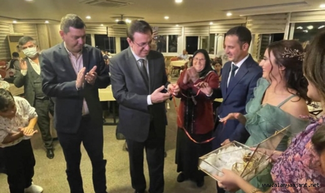Alanya'da MHP'li yöneticinin mutlu günü