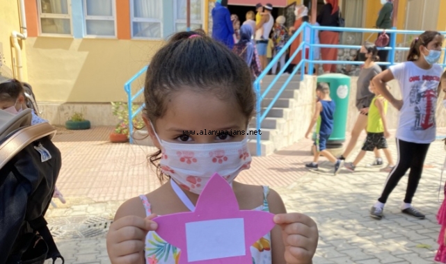 Alanya'da minikler okullarına kavuştu