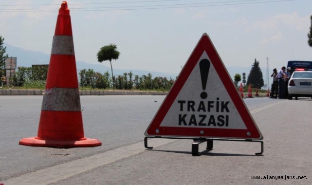 Alanya’da motosiklet ile otomobil çarpıştı
