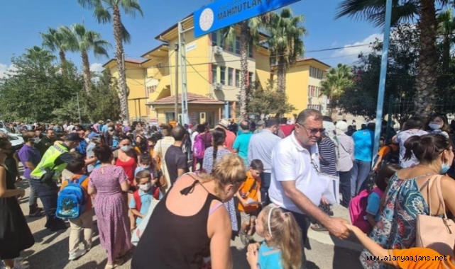 Alanya’da okul önlerinde korkutucu manzara!