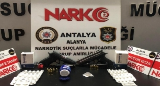 Alanya'da polis uyuşturucu ticaretine geçit vermiyor!
