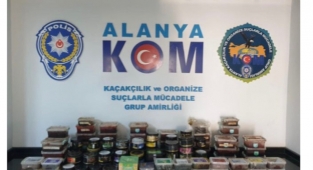 Alanya’da polisten kaçak tütün operasyonu