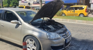 Alanya’da seyir halindeki otomobil alev aldı