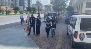 Alanya’da uyuşturucu şüphelileri tutuklandı