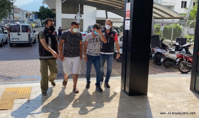 Alanya’da uyuşturucuyla yakalanan iki kardeş adliyede