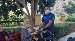 Alanya’da zabıta komiserinden örnek davranış