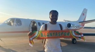 Alanyaspor'un yeni transferi özel jetle geldi