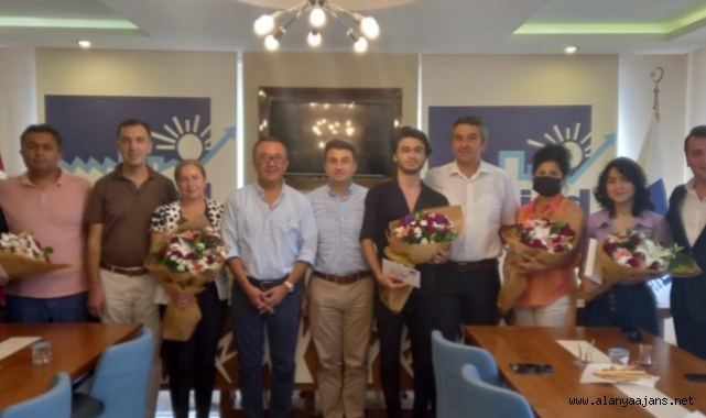 ALSİAD YKS birincilerine ödüllerini verdi