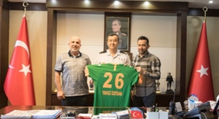 Çavuşoğlu'ndan Tuğgeneral Özfidan'a nezaket ziyareti