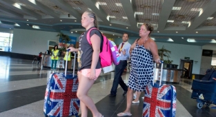 İngilizler Alanya'da turizmcinin yüzünü güldürecek