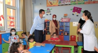 Kaymakam Ürkmezer çocuklarla buluştu