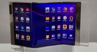 Samsung, akordeon şeklinde katlanan, geleceğin akıllı telefonunu tanıttı