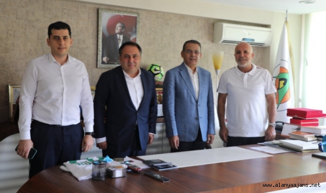 Türk Telekom'dan Başkan Çavuşoğlu'na ziyaret
