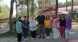 AK Kadınlar Alanya'da hayvanları unutmadı!