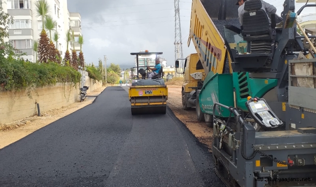 Alanya Belediyesi asfalt çalışmalarına devam ediyor