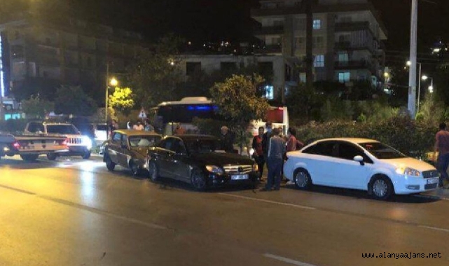 Alanya çevre yolunda zincirleme kaza!