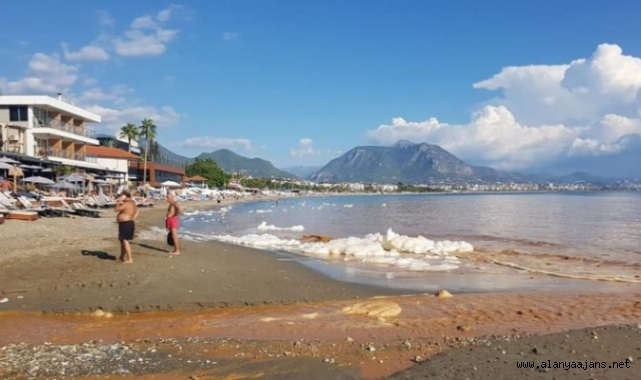 Alanya’da denizin çamurlu hali çıldırttı!