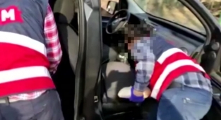  Alanya’da jandarma uyuşturucu tacirlerini yakaladı