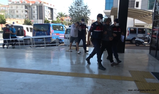 Alanya’da jandarmadan kaçak göçmen operasyonu