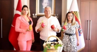 Alanya’daki kadın girişimcilerden Başkan Şahin’e ziyaret