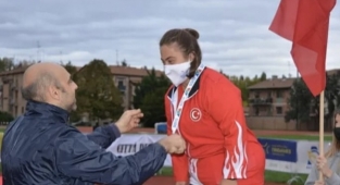 Alanyalı Dilara’dan altın madalya