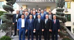 Alanyalı halciler Bakan Pakdemirli ile görüştü