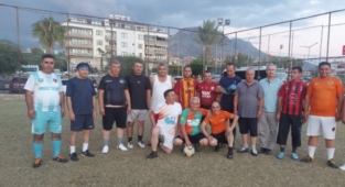 Alanyalı muhtarlar yeşil sahalara indi