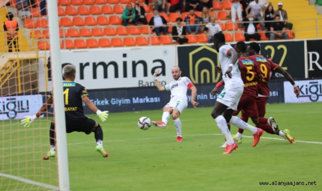 Alanyaspor evinde 1 puana razı oldu!