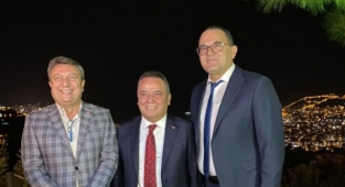 Başkan Böcek'e Alanya'da şık sürpriz