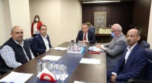 Böcek ve Çalış'tan taksici zirvesi