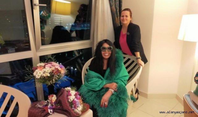 Diva Alanya’ya tatile geldi