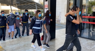 Alanya’da oto hırsızları yakalandı