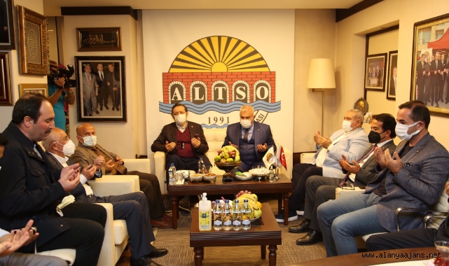 Rifat Hisarcıklıoğlu'ndan Başkan Şahin'e taziye ziyareti