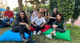 AHEP öğrencileri, tanışma partisinde doyasıya eğlendi